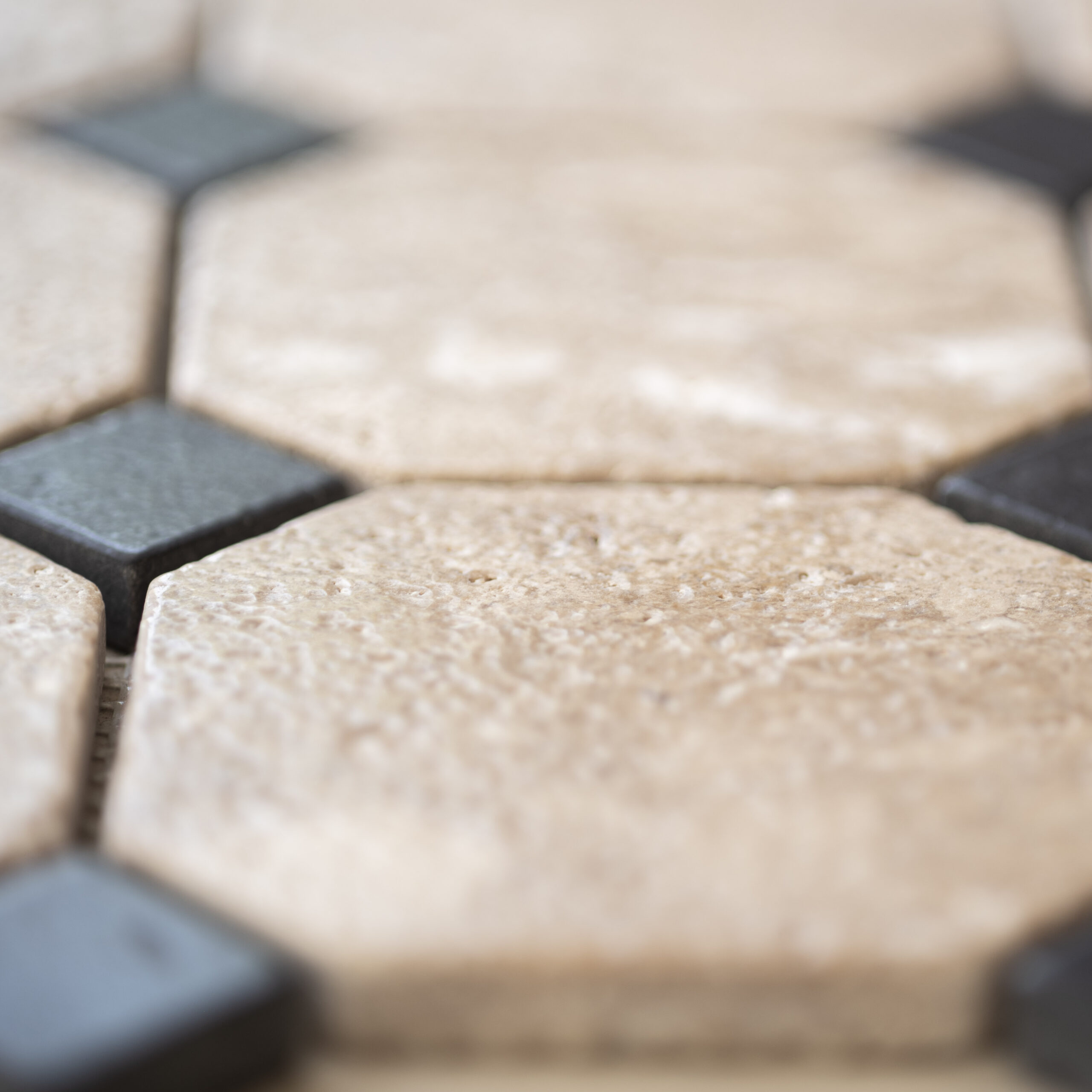 Cleo yellow travertin / black marble - Afbeelding 5